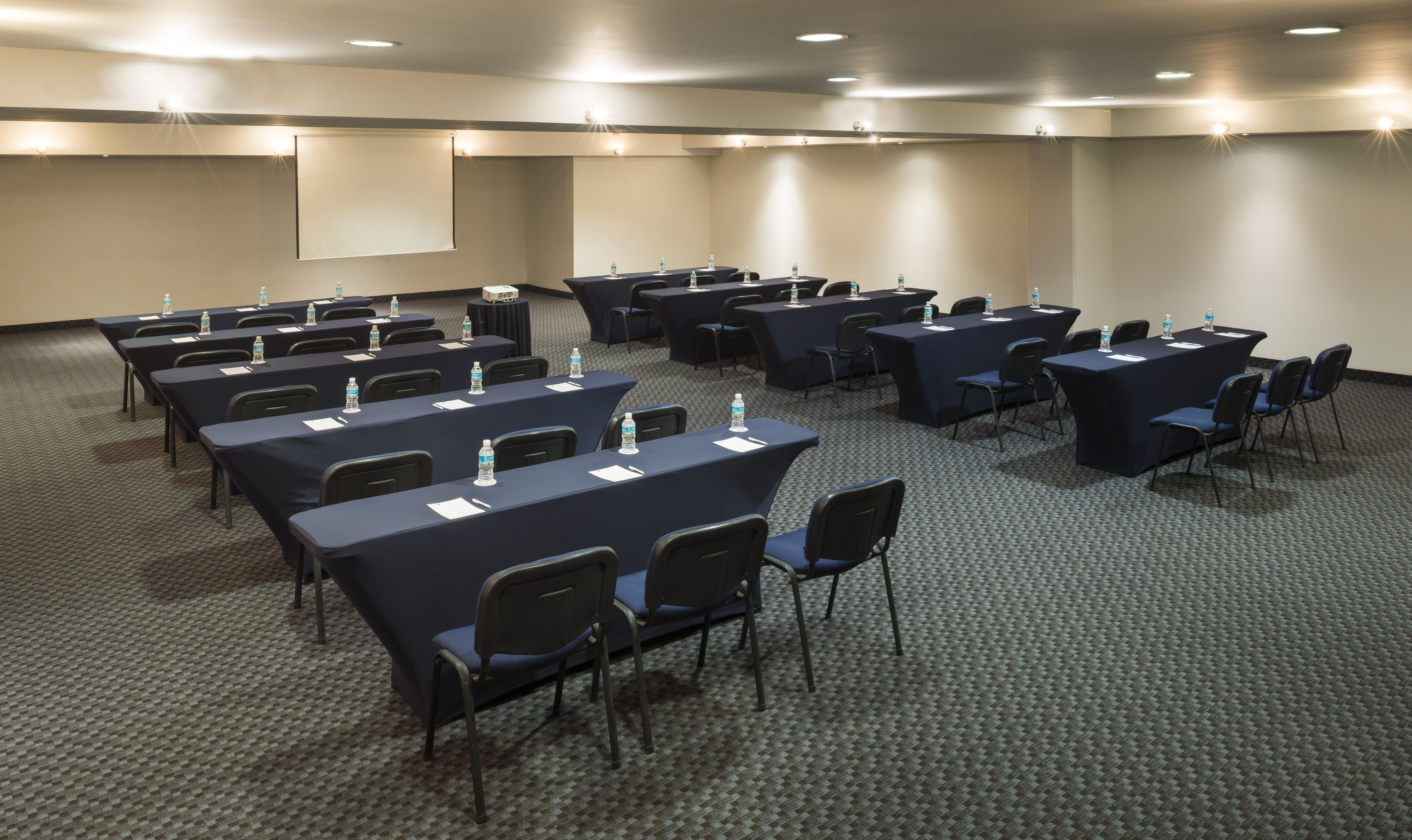 Camino Real Pachuca Hotel Exterior photo A typical meeting room