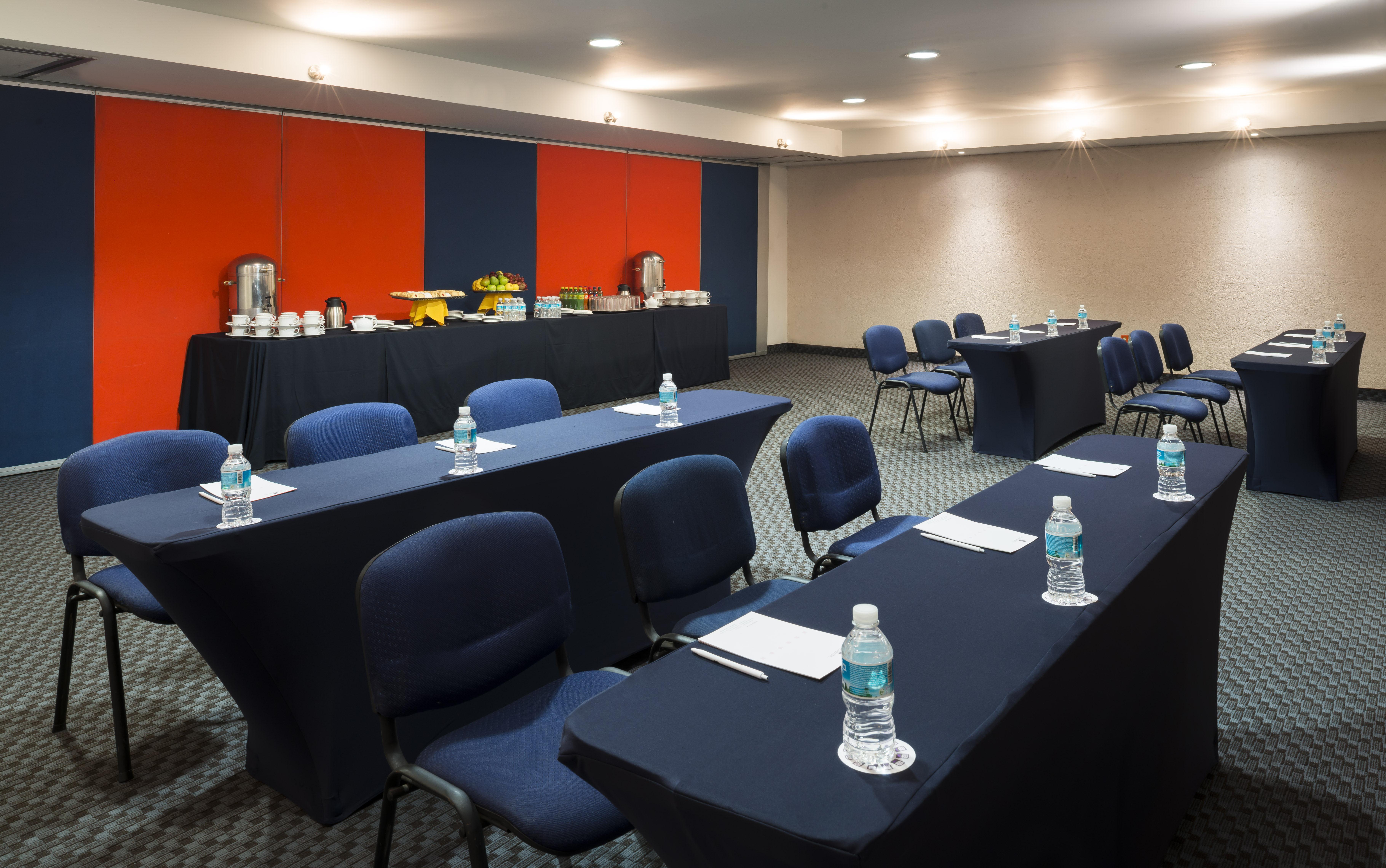 Camino Real Pachuca Hotel Exterior photo Meeting room at the Hilton San Francisco Airport