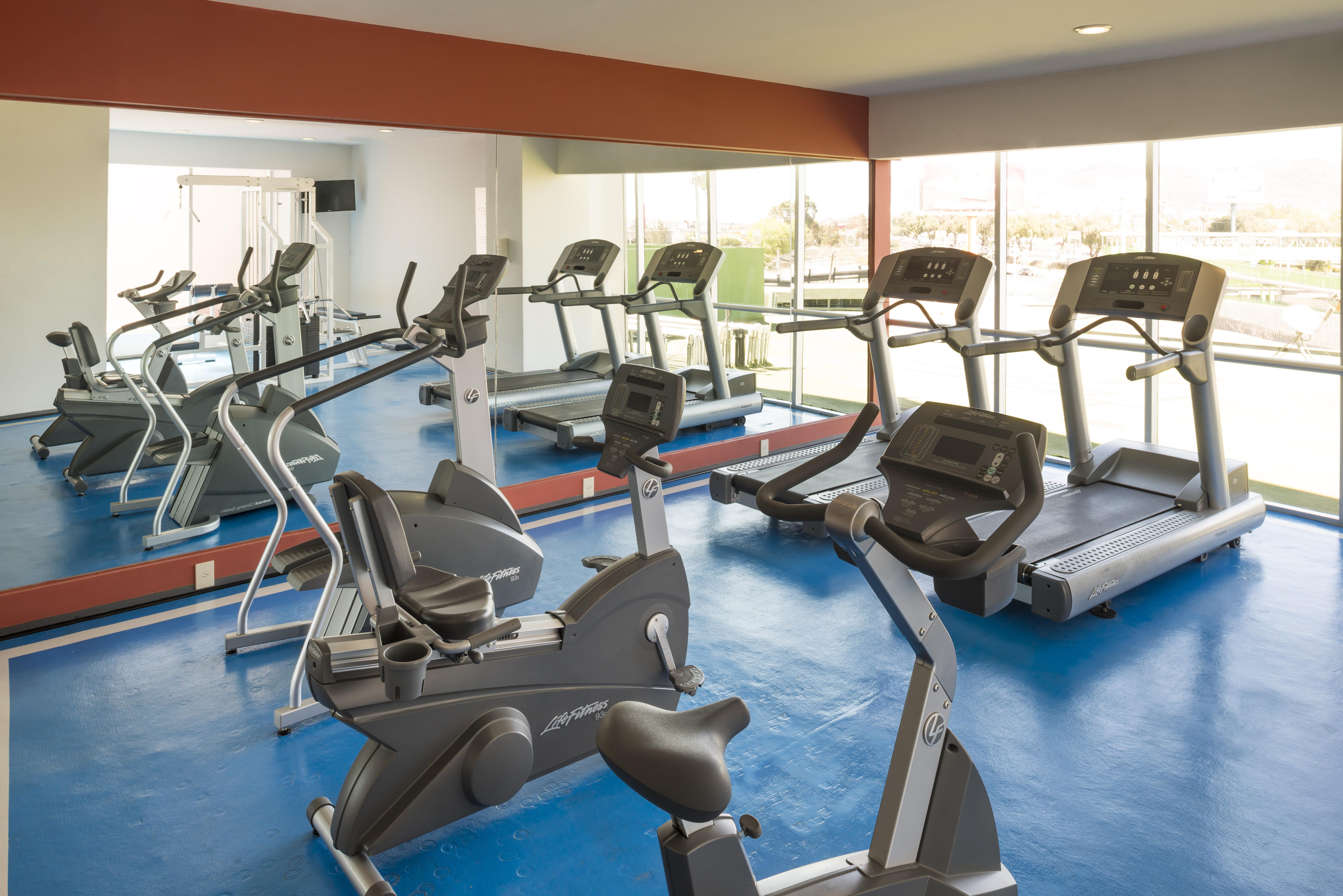 Camino Real Pachuca Hotel Exterior photo A typical gym