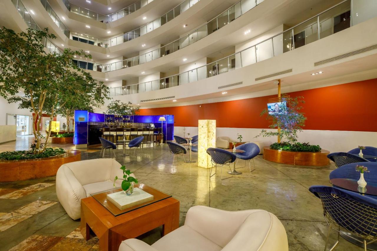Camino Real Pachuca Hotel Exterior photo Lobby
