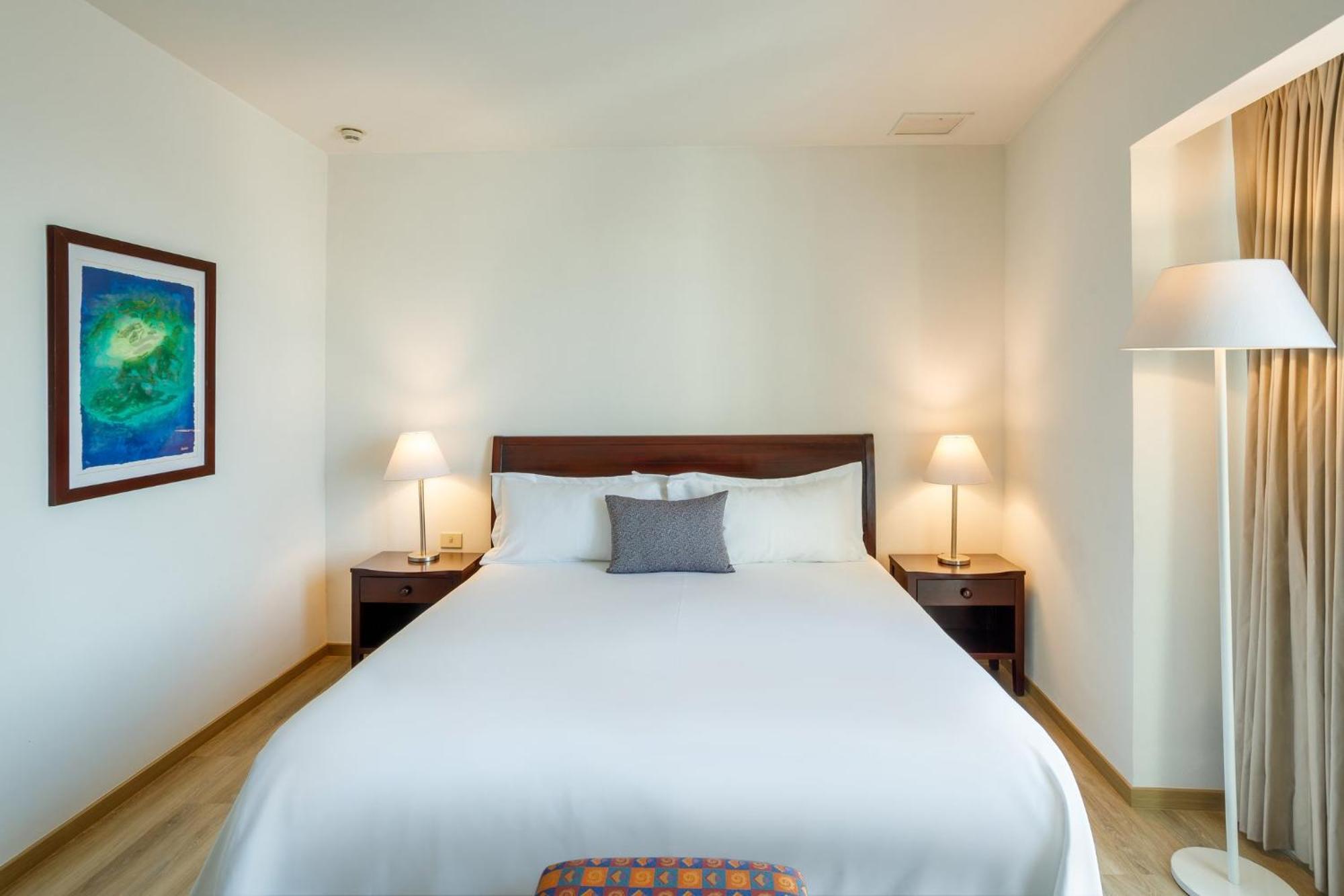 Camino Real Pachuca Hotel Exterior photo A bedroom at the hotel